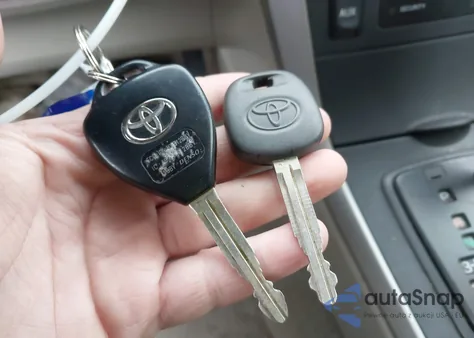 2009 Toyota Corolla Le/Xle z USA, uszkodzony, nr VIN JTDBL40E69J001177